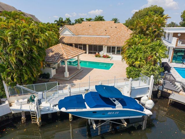 Продажа дома по адресу 4700 Sanctuary Lane - фото 6814574