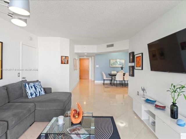 Продажа квартиры #1007 - фото 6106140