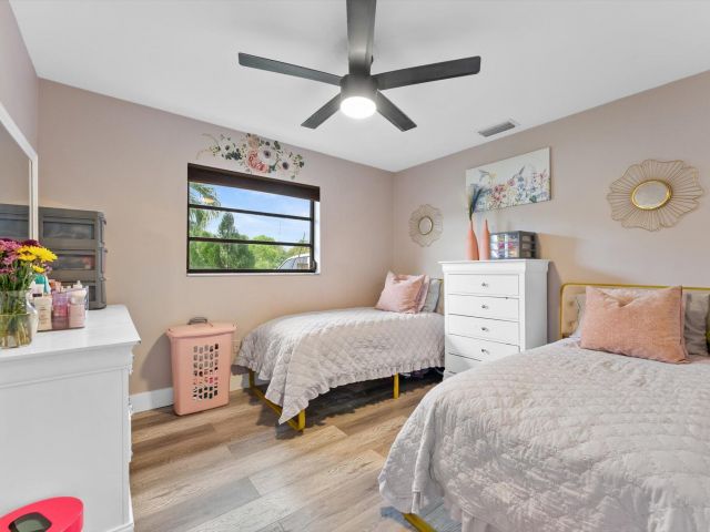 Продажа дома по адресу 4501 N Australian Avenue - фото 6115947