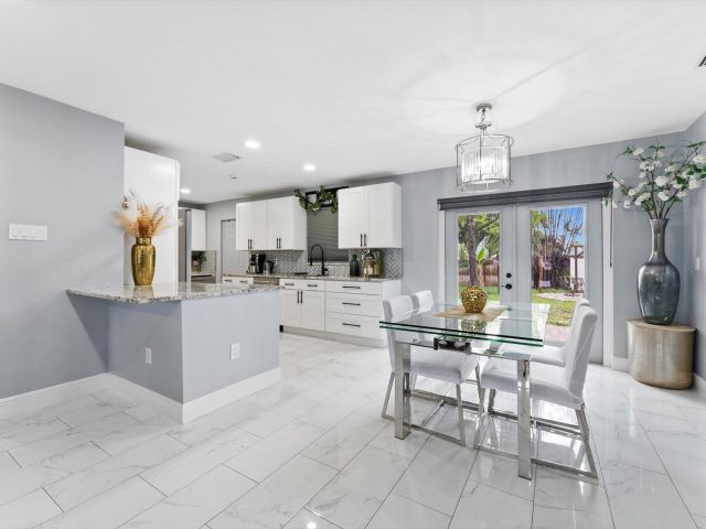 Продажа дома по адресу 4501 N Australian Avenue - фото 6115953