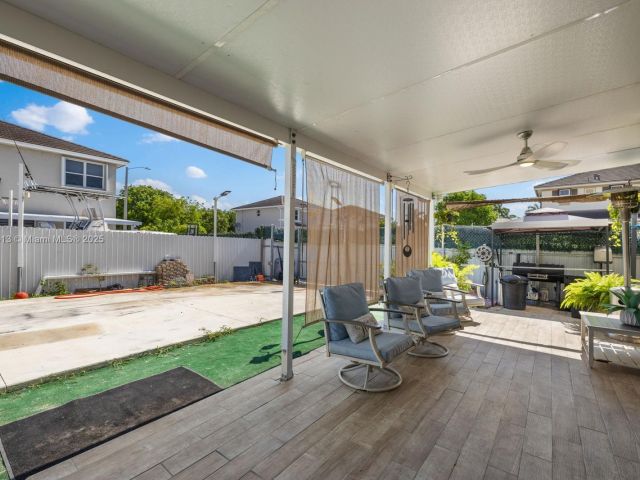 Продажа дома по адресу 11501 SW 228th Ln - фото 6104136