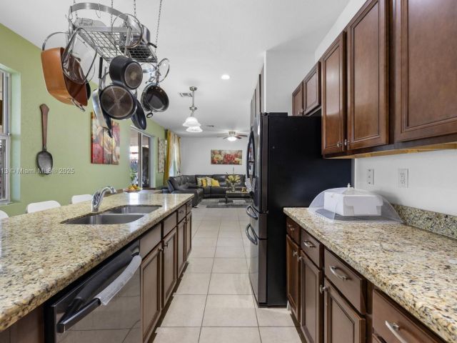 Продажа дома по адресу 11501 SW 228th Ln - фото 6104139