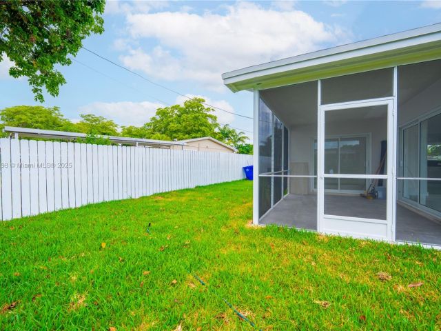 Продажа дома по адресу 6640 SW 7 ST. - фото 6154675