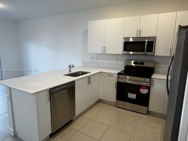 Дом в аренду по адресу 136 SW 184 WAY 136 - фото 6104923