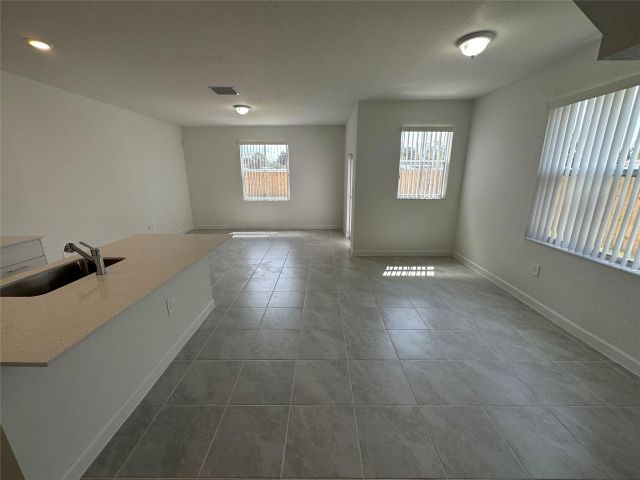 Продажа дома по адресу 2437 NW 131st Cir - фото 6105560