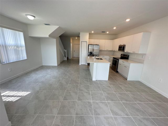 Продажа дома по адресу 2437 NW 131st Cir - фото 6105562