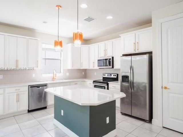 Продажа дома по адресу 3943 Mahogany Ln - фото 6104860