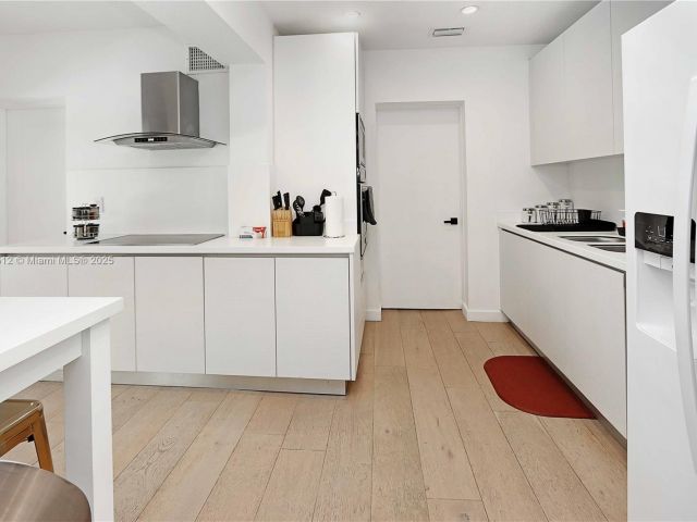 Дом в аренду по адресу 1109 NE 89th St 0 - фото 6105965