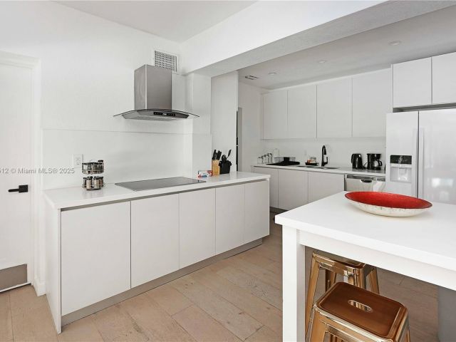 Дом в аренду по адресу 1109 NE 89th St 0 - фото 6105966