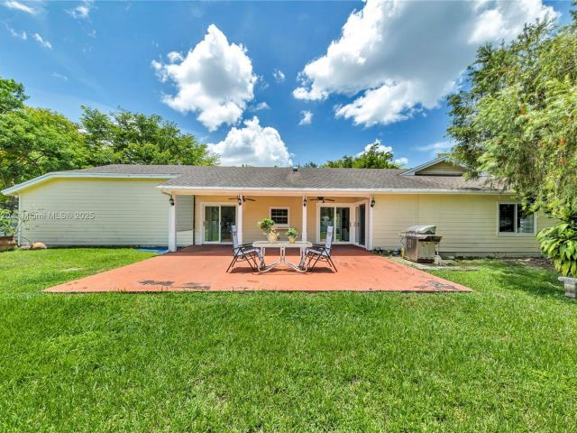 Продажа дома по адресу 14630 SW 147th Ct - фото 6104602