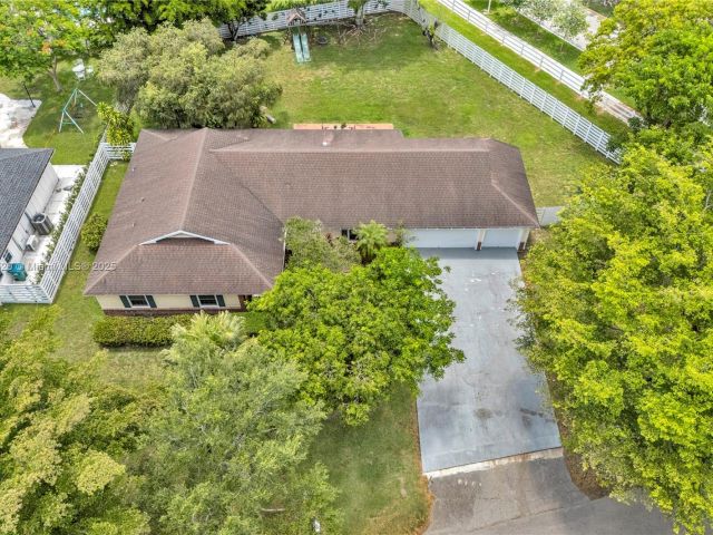 Продажа дома по адресу 14630 SW 147th Ct - фото 6104603