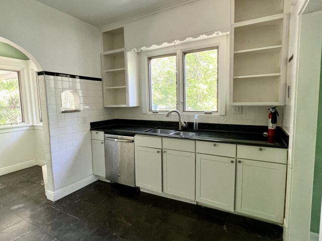 Дом в аренду по адресу 5415 N Flagler Drive - фото 6440923