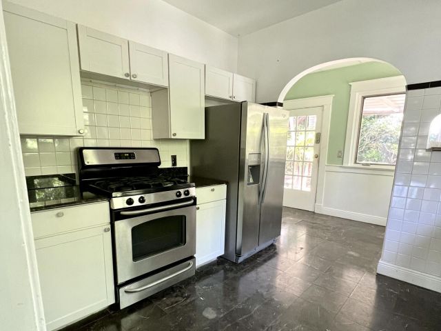 Дом в аренду по адресу 5415 N Flagler Drive - фото 6440924