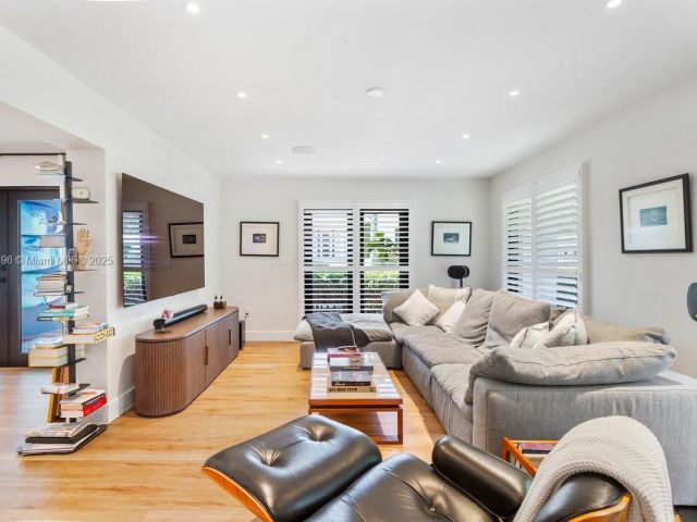 Продажа дома по адресу 600 Allendale Rd - фото 6196072