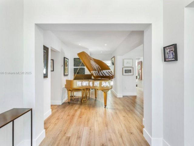 Продажа дома по адресу 600 Allendale Rd - фото 6196074