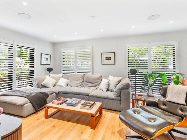 Продажа дома по адресу 600 Allendale Rd - фото 6196075