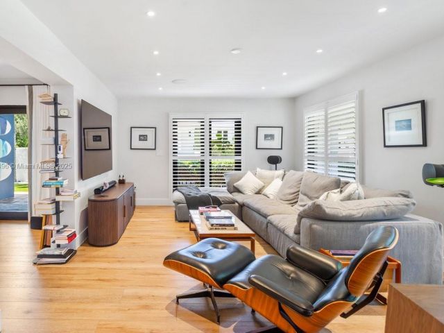 Продажа дома по адресу 600 Allendale Rd - фото 6196076