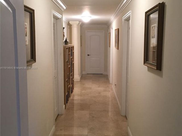 Дом в аренду по адресу 3235 SW 58th Ct - фото 6106293