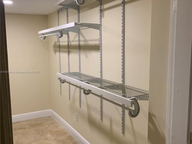 Дом в аренду по адресу 3235 SW 58th Ct - фото 6106298