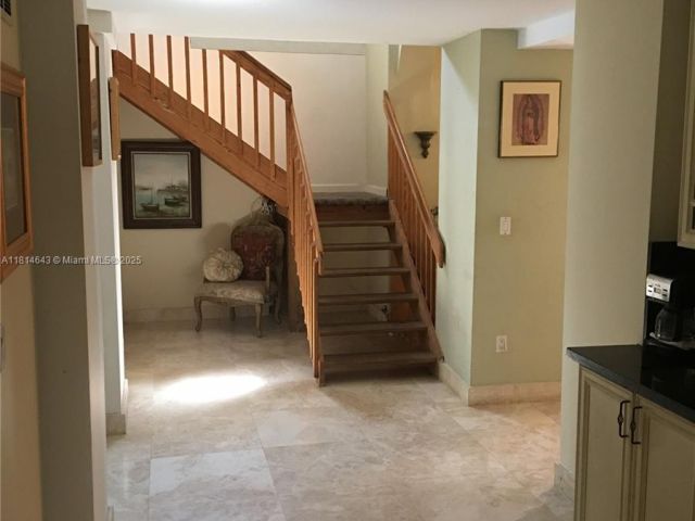 Дом в аренду по адресу 3235 SW 58th Ct - фото 6106303