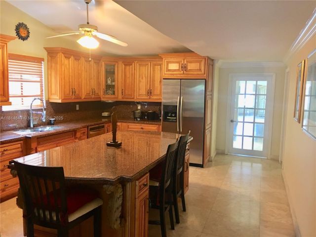 Дом в аренду по адресу 3235 SW 58th Ct - фото 6106306