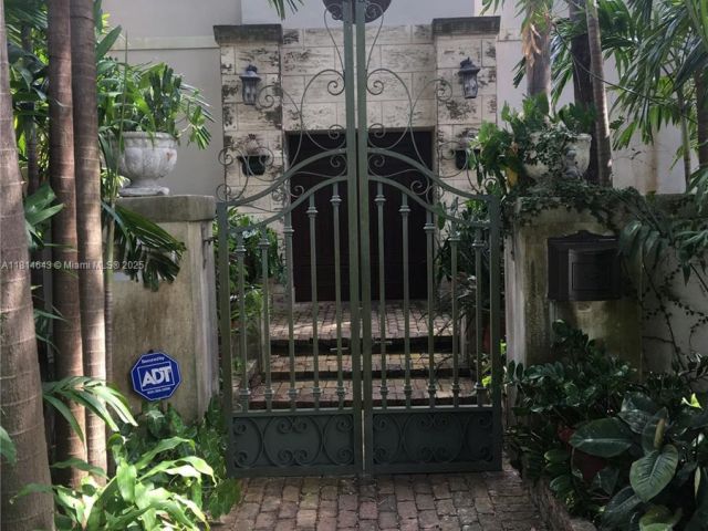 Дом в аренду по адресу 3235 SW 58th Ct - фото 6106310