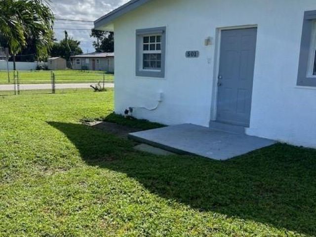 Продажа дома по адресу 501 NW 15th Way - фото 6113983