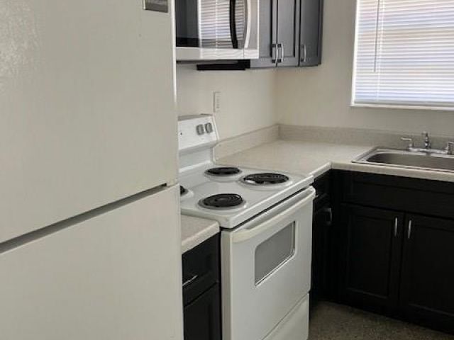 Продажа дома по адресу 501 NW 15th Way - фото 6113993