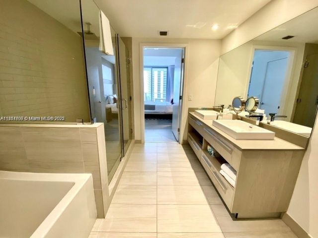 Продажа квартиры #R1905 - фото 6110455