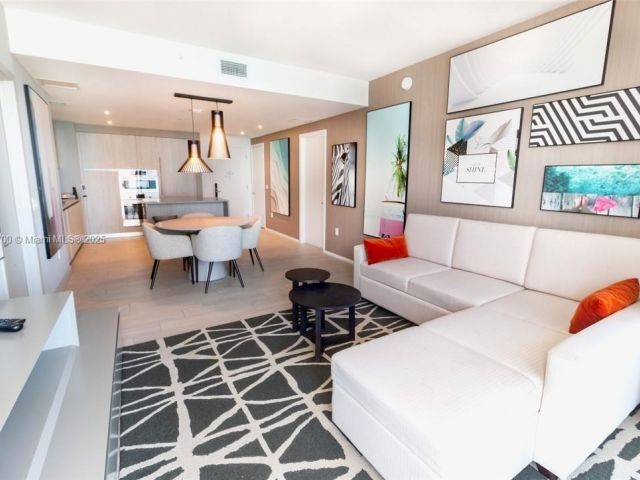 Продажа квартиры #R1905 - фото 6110458