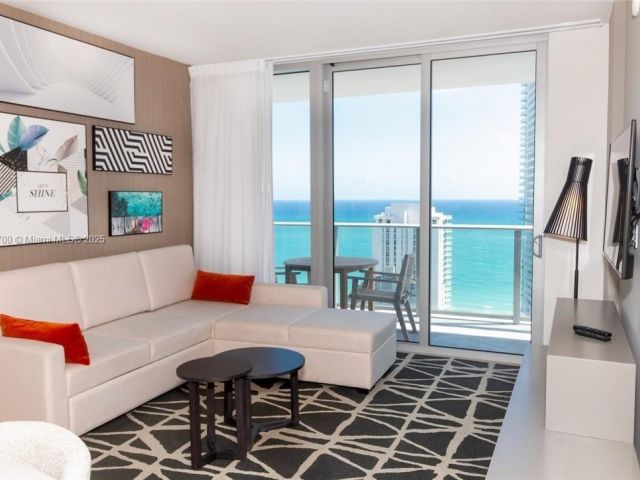 Продажа квартиры #R1905 - фото 6110461