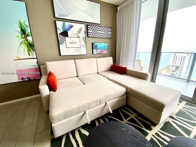 Продажа квартиры #R1905 - фото 6110463