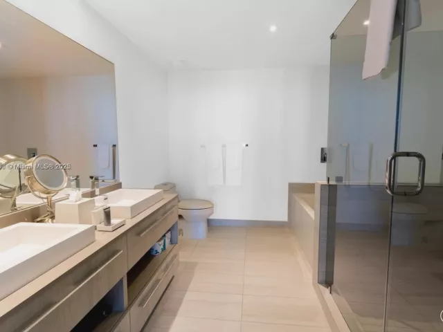 Продажа квартиры #R1905 - фото 6110453