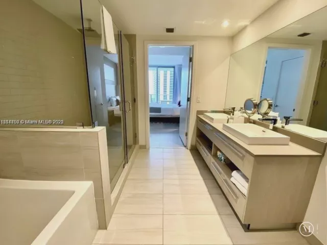 Продажа квартиры #R1905 - фото 6110455