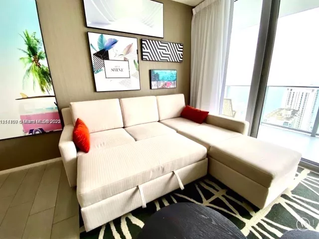 Продажа квартиры #R1905 - фото 6110463