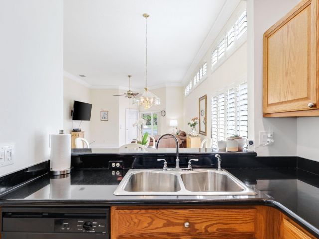 Продажа дома по адресу 1071 Delray Lakes Drive - фото 6628308