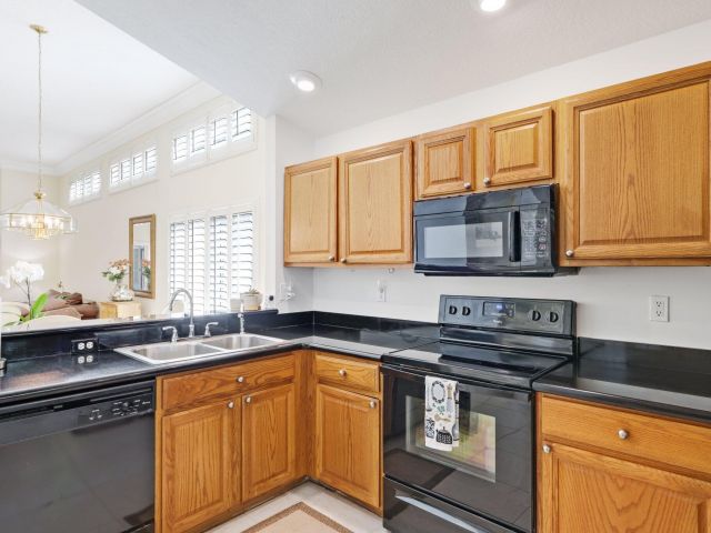 Продажа дома по адресу 1071 Delray Lakes Drive - фото 6628309