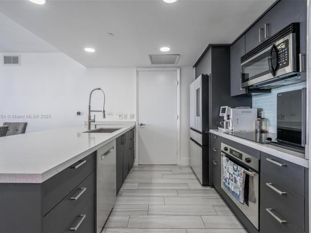 Продажа квартиры #3106 - фото 6180075