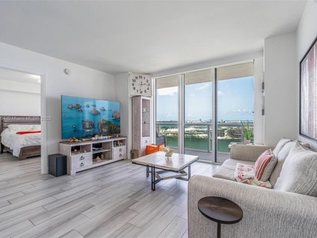 Продажа квартиры #3106 - фото 6180078