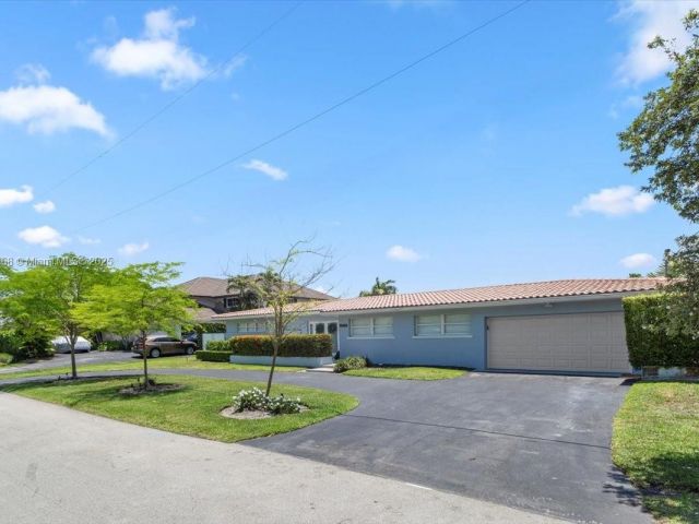 Продажа дома по адресу 1140 San Pedro Ave - фото 6110249