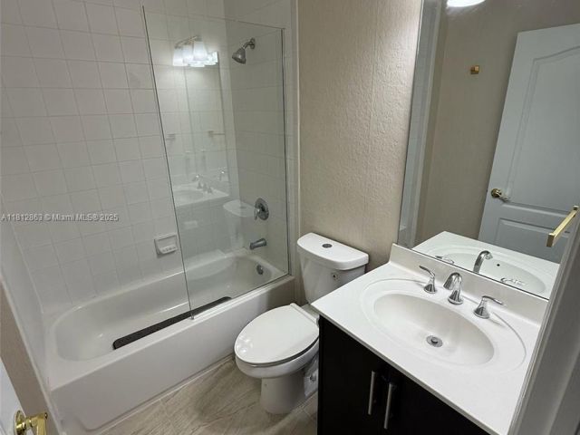 Дом в аренду по адресу 2342 SE 10th St - фото 6109489