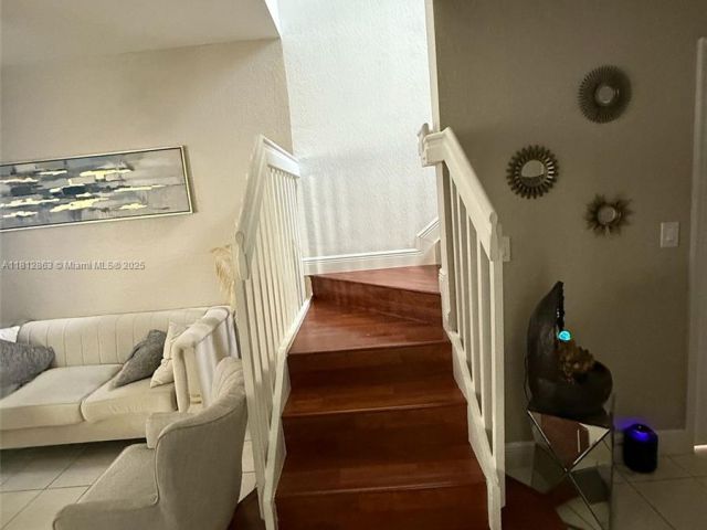 Дом в аренду по адресу 2342 SE 10th St - фото 6109492