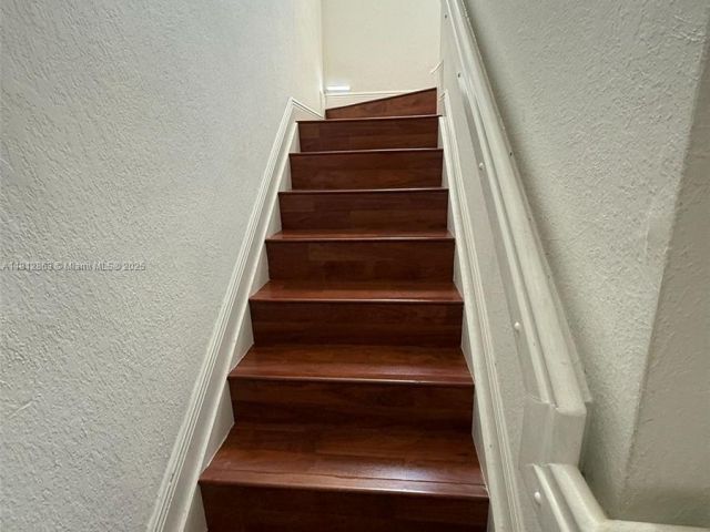 Дом в аренду по адресу 2342 SE 10th St - фото 6109493