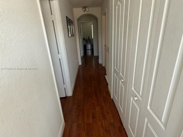 Дом в аренду по адресу 2342 SE 10th St - фото 6109495