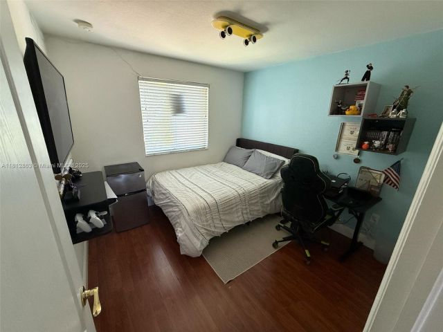 Дом в аренду по адресу 2342 SE 10th St - фото 6109504