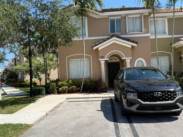 Дом в аренду по адресу 2342 SE 10th St - фото 6109507