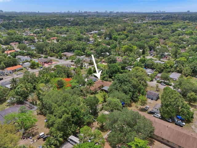 Продажа дома по адресу 65 NE 152nd St - фото 6109145