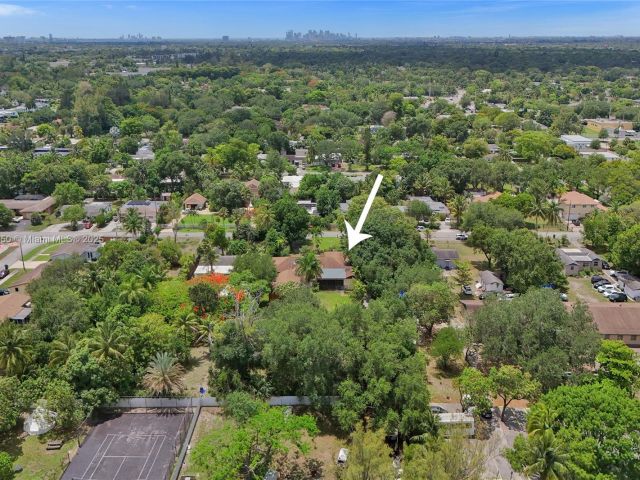 Продажа дома по адресу 65 NE 152nd St - фото 6109146