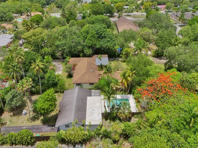 Продажа дома по адресу 65 NE 152nd St - фото 6109150