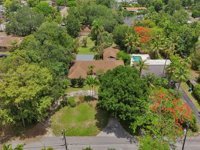 Продажа дома по адресу 65 NE 152nd St - фото 6109152